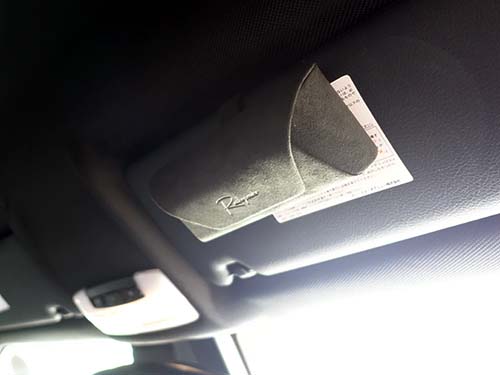 VISOR CASE Alcantara Edition装着