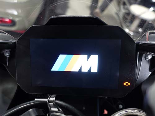 M1000RRオープニングアニメーション表示中のメーター画像