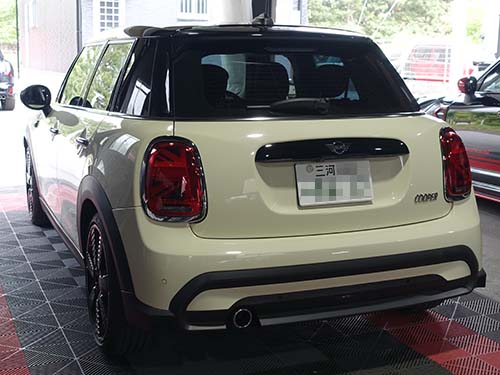 MINI F55 前期型→LCI2型!純正パーツのみ使用の安心カスタム