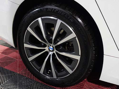 アルミホイール洗浄後、車両へ装着