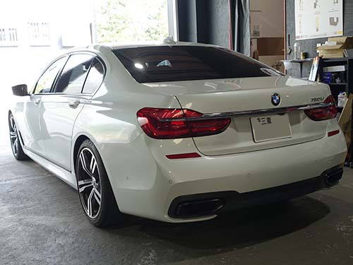 BMW 7シリーズ 750Li|純正エアサスで美しくローダウン+AppleCarPlay全面表示