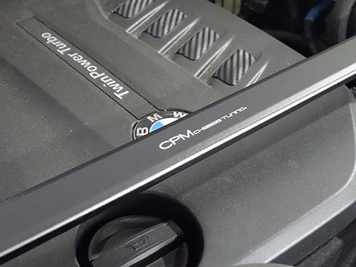 CPMストラットブレース装着後のエンジンルーム