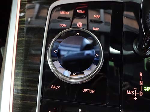  iDriveコントローラーをクリスタルパーツへ交換