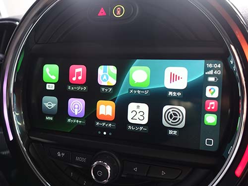 AppleCarPlayホーム画面のフルスクリーン画像