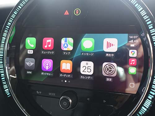 フルスクリーン表示でApple CarPlay