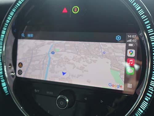 フルスクリーン表示でApple CarPlay