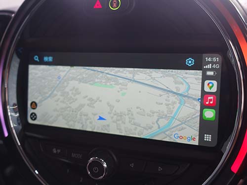 フルスクリーンで表示しているAppleCarPlay