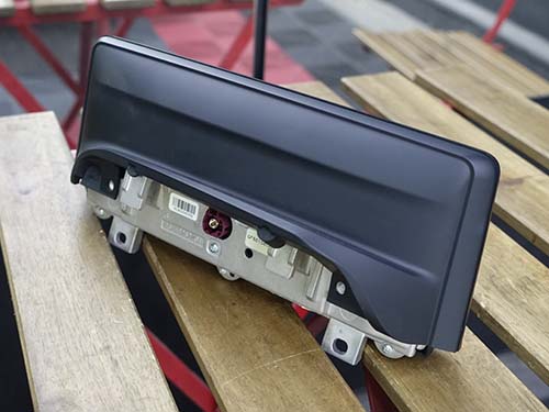 交換用の中古純正モニター