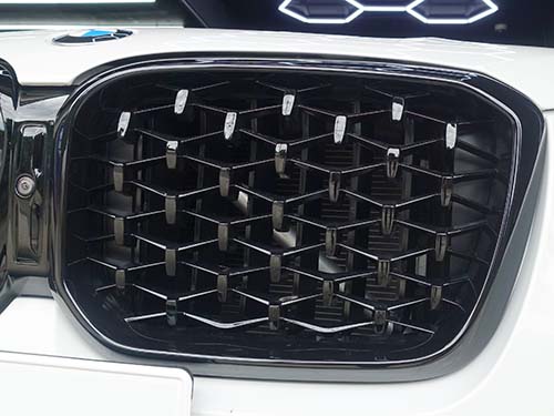 専用診断機でエアフラップ開閉テスト中