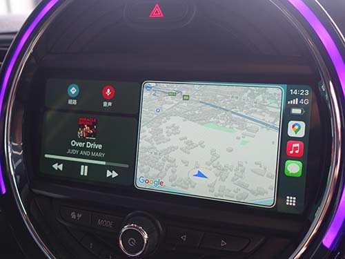 Apple CarPlay フルスクリーン表示画面