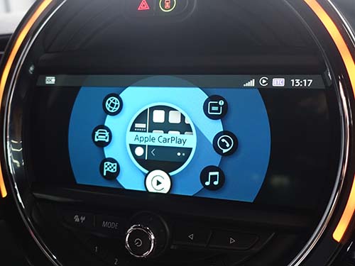 メインメニューでAppleCarPlayが表示している画面