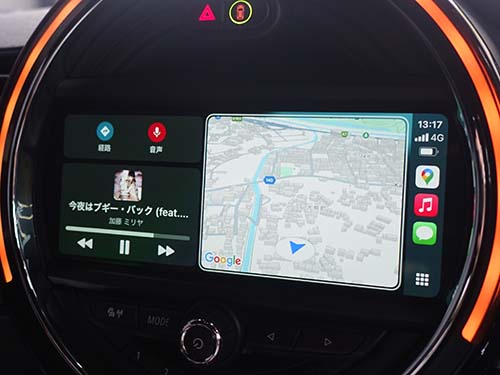 AppleCarPlayフルスクリーン表示のiDriveモニター画面