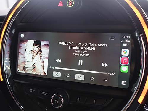 CarPlayで音楽アプリを使用している画面