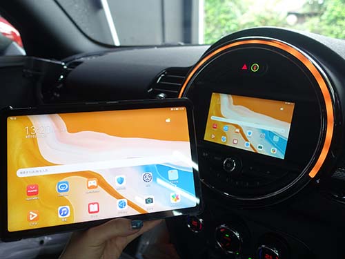 Androidスクリーンミラーリング作動中の画面