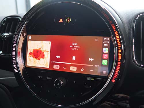 フルスクリーン表示のAppleCarPlay
