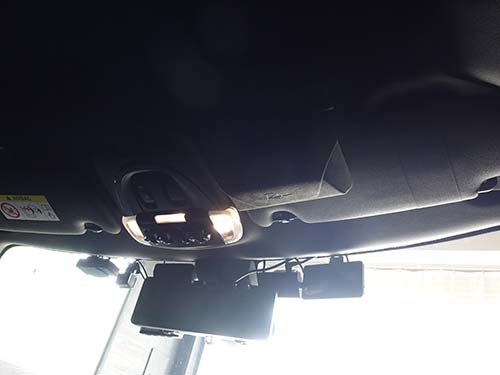 RAIKO VISOR CASE Alcantara Edition装着(サンバイザー部)