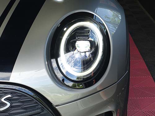 LCIモデルLEDヘッドライト点灯
