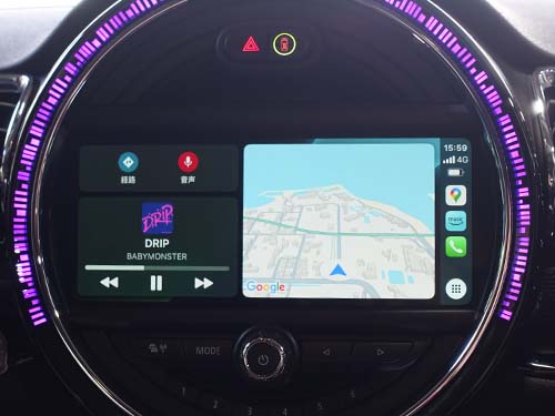 AppleCarPlayがフルスクリーン表示されている画面