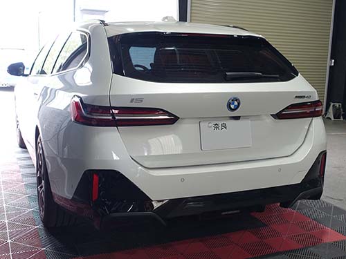 【BMW G61 i5】iDrive8.5対応TVキャンセラーを装着！走行中でもテレビ視聴OK