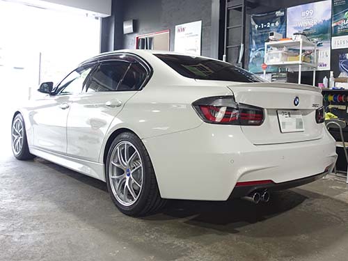 【BMW F30 320i】DIXCEL低ダストブレーキパッド装着&ドライアイス洗浄で足元リフレッシュ!