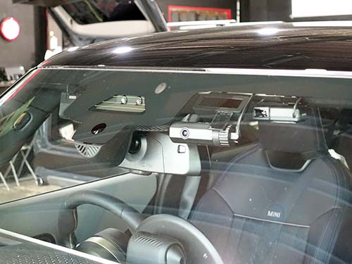 助手席側レーザー受光部取り付け画像