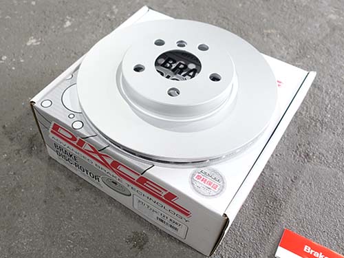 新品ブレーキパッドとディスクローター