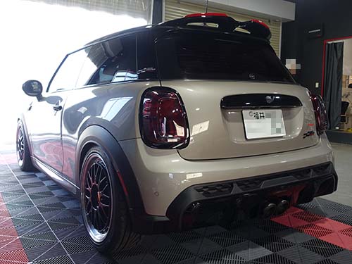MINI F56 JCW|MON製MCB&Vストラットをペイントで魅せる!美しさと性能を両立した施工