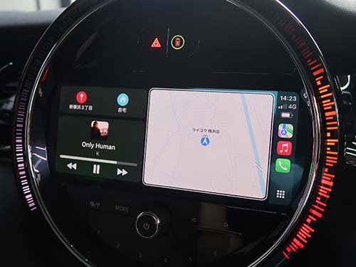 Apple CarPlay フルスクリーン表示