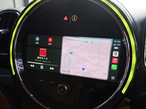 CarPlay表示中のセンターディスプレイ