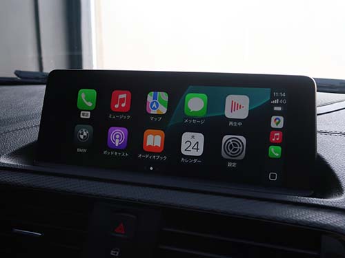 AppleCarPlay フルスクリーン表示のセンターディスプレイ