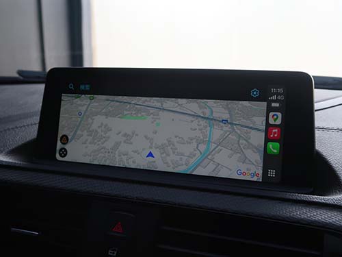 AppleCarPlay フルスクリーン表示のセンターディスプレイ