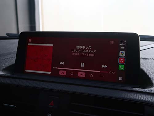 AppleCarPlay フルスクリーン表示のセンターディスプレイ