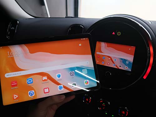 Androidミラーリング中の画面（YouTube表示など）