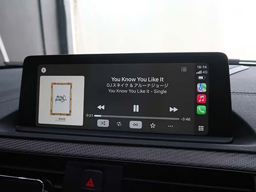 音楽再生中のCarPlay画面画像