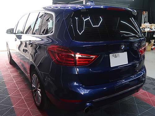 純正クオリティの音楽再生！BMW F46へCD/DVDスロット装着