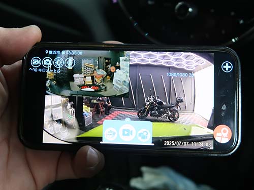 スマホアプリで映像確認している画面