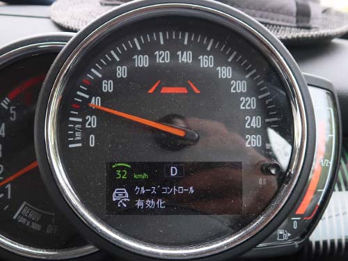 ACC動作中のメーターパネル表示