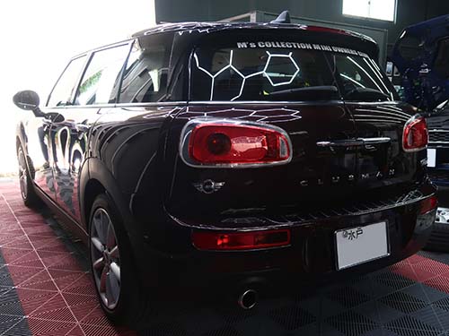 【唯一無二のカスタム】MINIクラブマンF54に助手席ロゴプロジェクションを追加