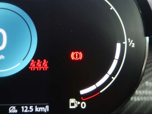 ハンドブレーキ車両でACCを動作させる