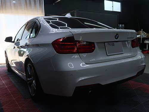 【BMW F30】実用性向上！デイライトやドアミラー操作など3項目コーディング施工
