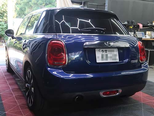 MINI F55のリフレッシュ施工!ヘッドライト修復からギア修理まで一括対応