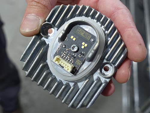 LEDモジュールをBMW純正新品に交換