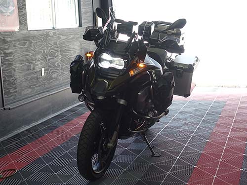 視認性アップ！BMW クルージングライト有効化|R1250GSA(K51)