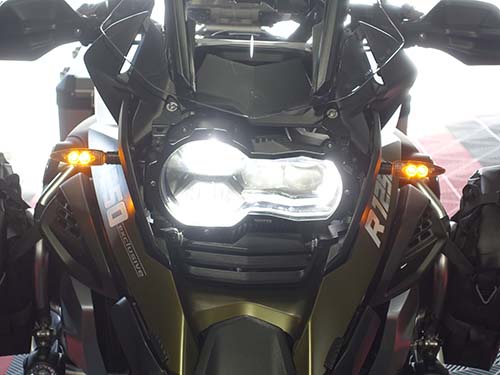BMW クルージングライト発光
