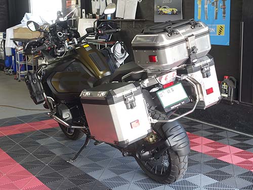 視認性アップ！BMW クルージングライト有効化|R1250GSA(K51)