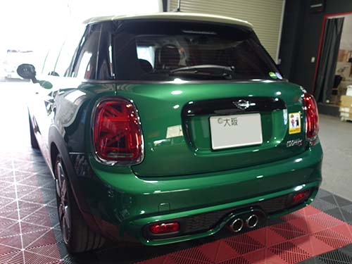 MINI F55 AppleCarPlay＆ACC STOP&GO有効化&ID6デザイン化施工事例