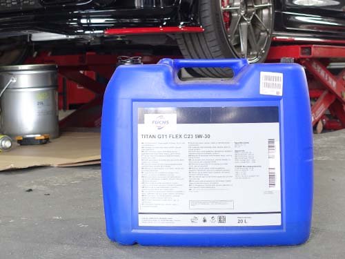 FUCHS製エンジンオイル「TITNA GTI FLEX C23 SAE 5W-30」