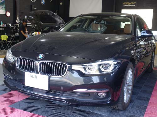 BMW モニターブラックアウト修理|BMW F30 320d 純正中古ヘッドユニット(EVO ID4)交換