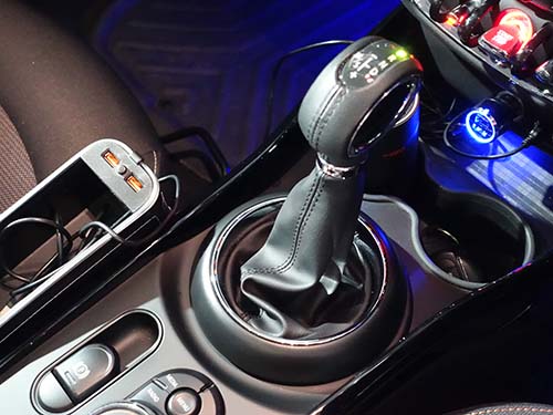 「車両動き出し注意」警告修理