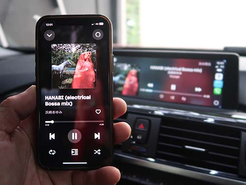 純正CarPlayと同様にiPhoneとのワイヤレス接続